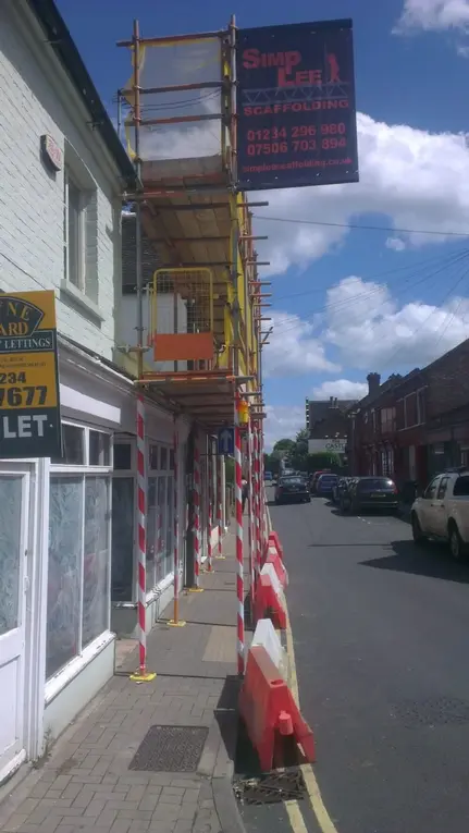 Shop Front Pavement Scaffold Bedford Shop Front Pavement Scaffold Bedford